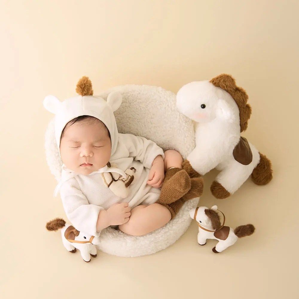 Perlengkapan Fotografi Bayi Baru Lahir 0-1 Bulan Tema Kartun Gaya Kuda dengan Topi yang Serasi dan 3 Buah Boneka Kuda Gaya Little Pony