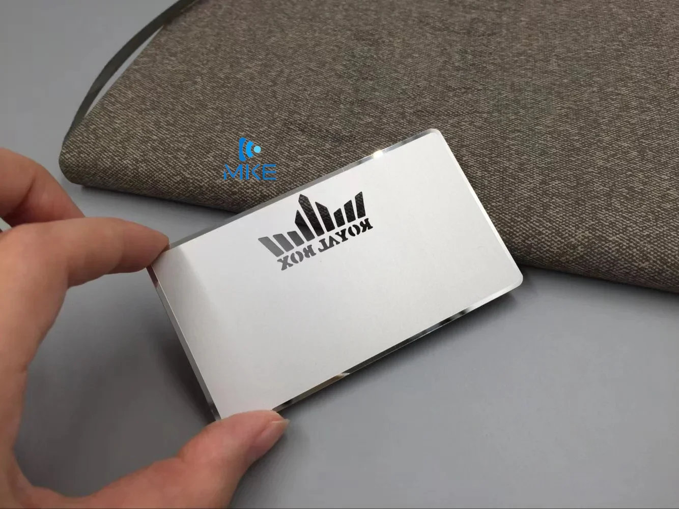 مرآة بطاقة الخصم المعدنية الفارغة ATM فارغة