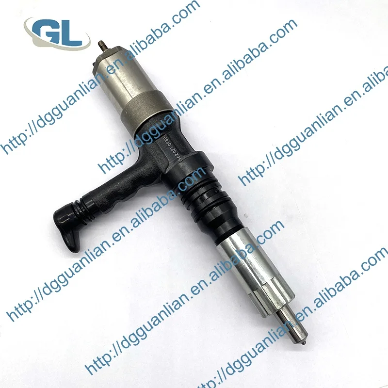 

SA6D140E-3/3H Engine Diesel Fuel Injector 095000-0560 095000-0562 6218-11-3100 6218-11-3102 For KOMATSU PC600-7 PC650-7