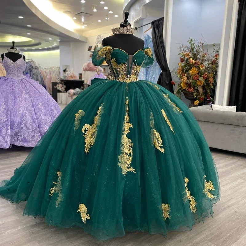 

ANGELSBRIDE Exquisite Emerald Green Sweetheart Quinceanera Dresses Gold Appliques Bead Crystal Off Shoulder Vestidos De 15 Anos