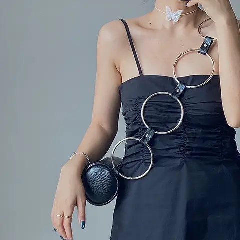 성격 여성 양동이 가방 패션 디자인 숙녀 금속 반지 어깨 가방 PU 가죽 멋진 여자 블랙 손목 메신저 가방