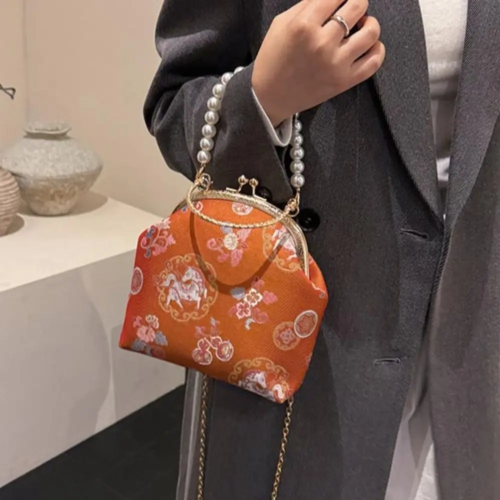 

Жемчужная сумка в китайском стиле, аксессуар к ципао, элегантная вышитая сумка для банкета, на одно плечо с ручкой, сумка на запястье, женская