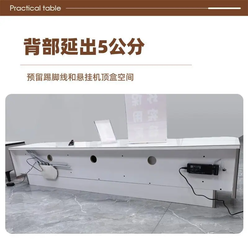 Mobile TV nordico semplice e moderno dal pavimento al soffitto