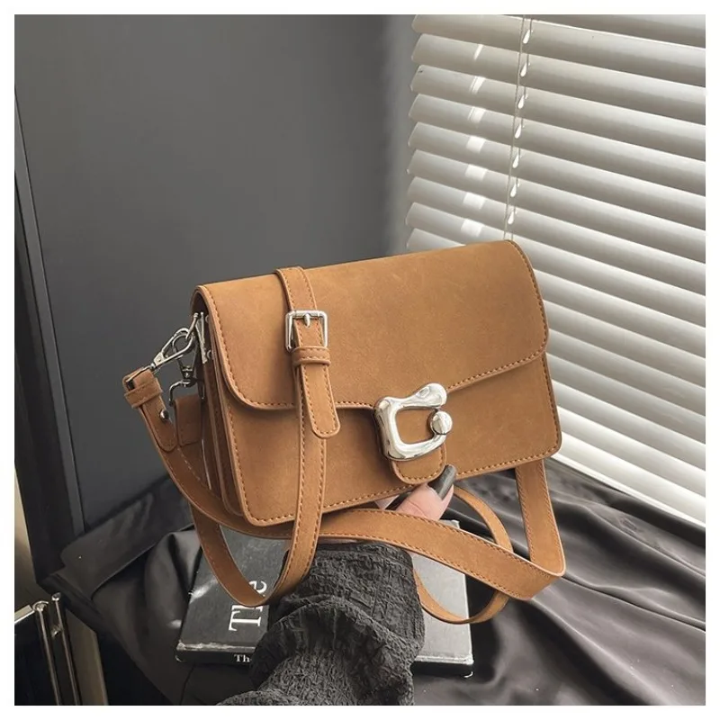 

Attractive Sleek Diaper Bag Crossbody Parenting Office Meeting Mom Exquisite Fashionable Chic Timeless Elegant Stylish Organized