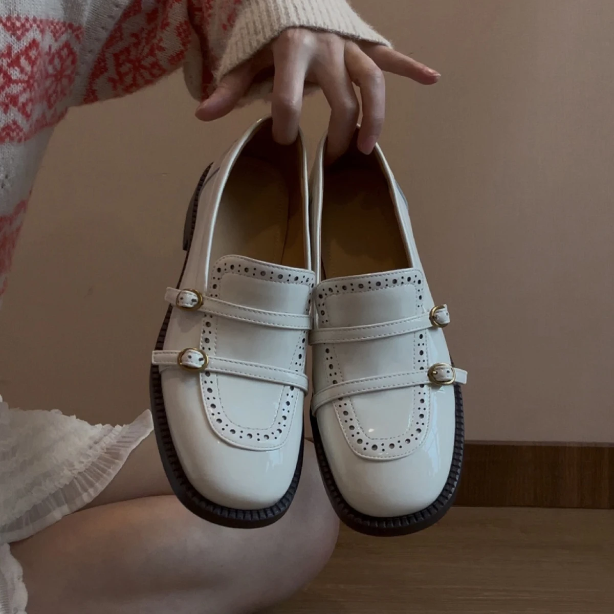 

Spring Autumn New Patent Leather Double Buckle Loafers Square Toe Solid Color Chunky Heel Slip on Shoes 2026 Spring Autumn Pumps