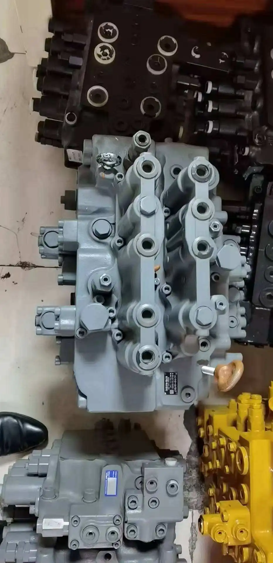 ZX230-6 Distribution Valve Hydraulic Control Valve Fast Response Suitable For Hitachi ZX230-6 Excavator