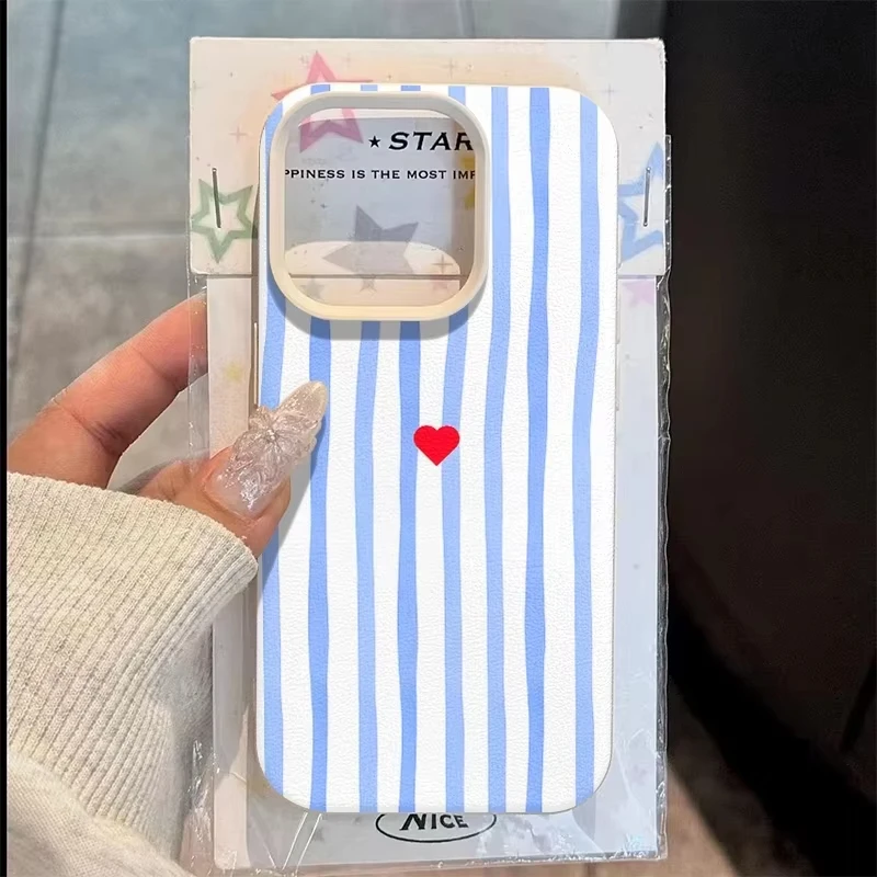 Funda para Teléfono con Diseño de Corazón a Rayas Azules y Blancas para iPhone 17 Pro Max 16 Plus 15 Pro 14 13 12 11 XR Air, Textura de Lichi, Cubierta Suave