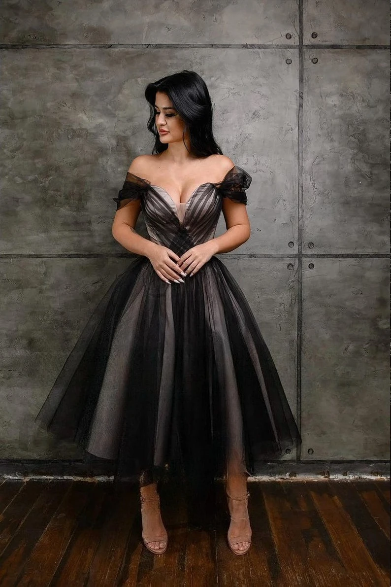 Abito da sposa gotico lunghezza tè corto con spalle scoperte Abito da ballo da sposa modesto Abito in tulle Abiti da sera per feste