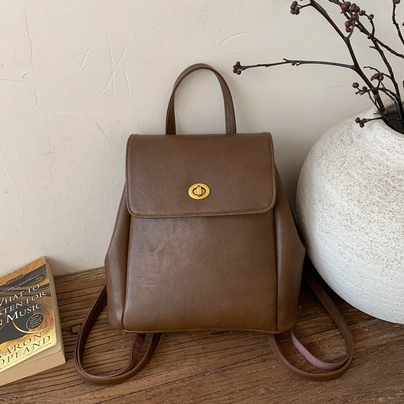 

Elegant And Spacious Women's Tote Bag, Leather Messenger Handbag, Crossbody Bag By Luxury Brand Designer