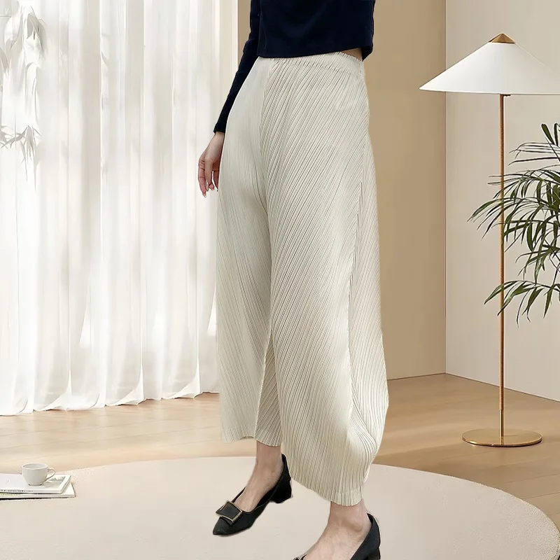 

Miyake Pleated Harem Pants Japanese Original 2025 Spring and Summer New Beige Pleated Pants Thin Loose Large Size Pleated Pants