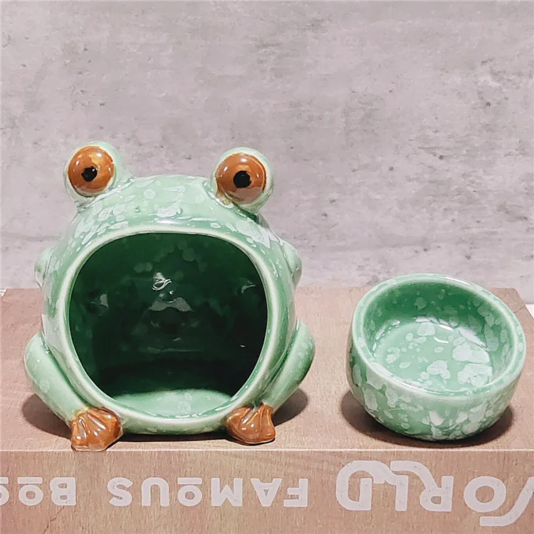 Cartoon animal shaped ceramic ornaments, hamster nest shelter, golden bear summer heat dissipation cabin, landscape ornaments
