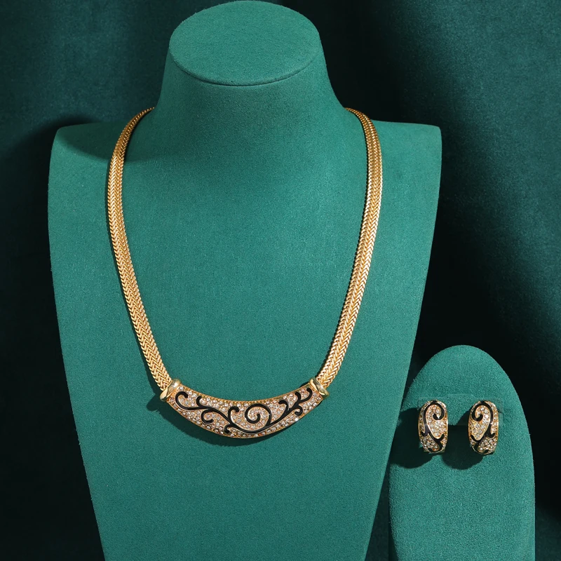 

Vintage Gold Color Jewelry Sets Black Enamel Choker Necklace Stud Earrings For Woman Rhinestone Classic Mother Birthday Gift New