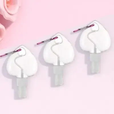 3 個のハート型スプレーボトル漏れ防止ポータブルトラベルサブボトルカラビナ付き化粧品香水ミスト詰め替え可能空