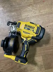 DEWALT DCN45RN 20V MAX Lithium-Ion 15-Degree Cordless Roofing Nailer,USED,SECOND HAND