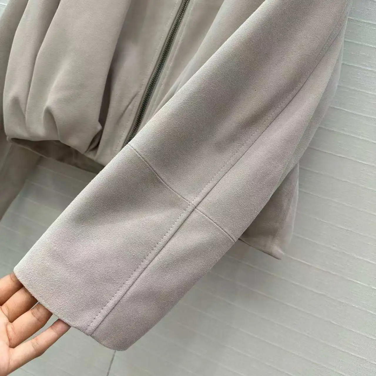 سترة نسائية من جلد الخراف 100% فاخرة جديدة 2025، معطف كاجوال متعدد الاستخدامات وأنيق باللون الرمادي اللؤلؤي، الأكثر مبيعًا #6