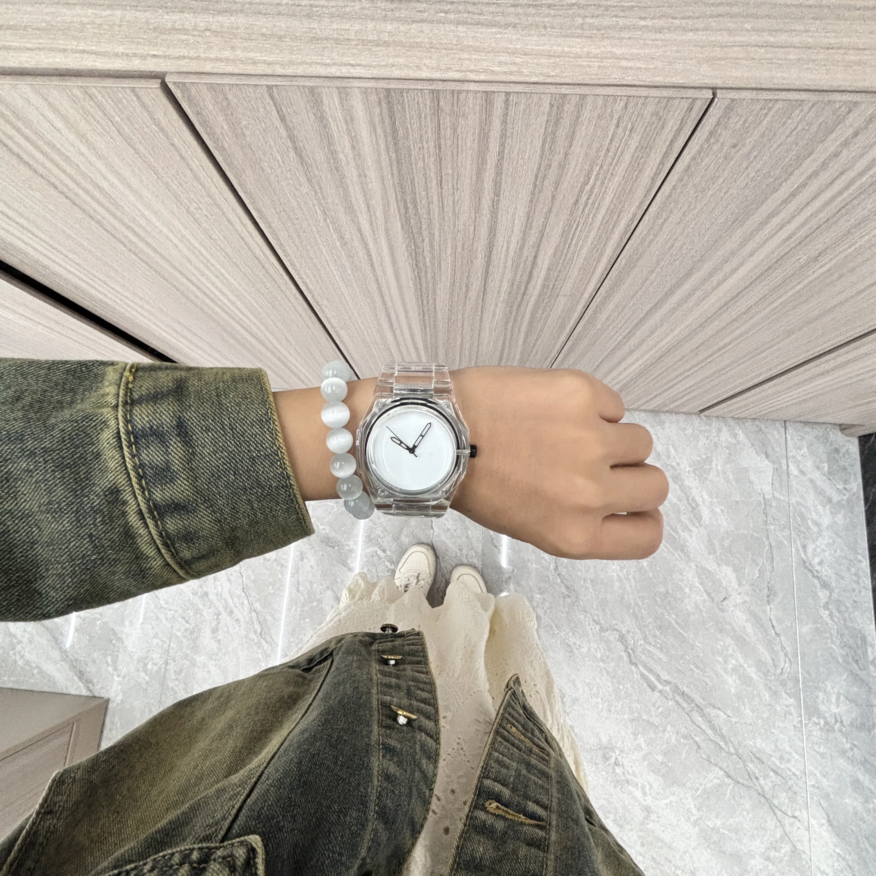 นาฬิกาควอตซ์ผู้ชาย 2025 อินเทรนด์การออกแบบโปร่งใสตัวเลขภาษาอาหรับ High-End รู้สึก Cool แฟชั่นนาฬิกาสําหรับสุภาพบุรุษ