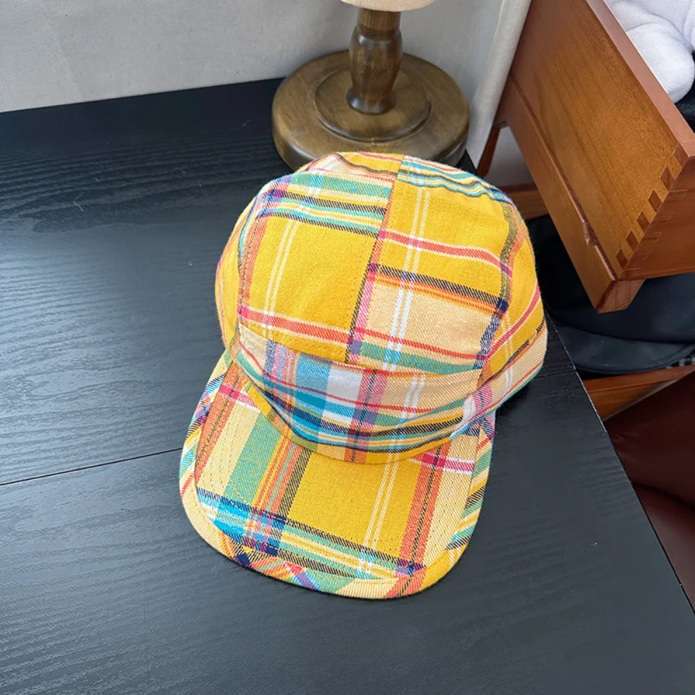 American retro style color-blocked checkered flat-brim baseball cap, suitable for both men and women for outdoor activities