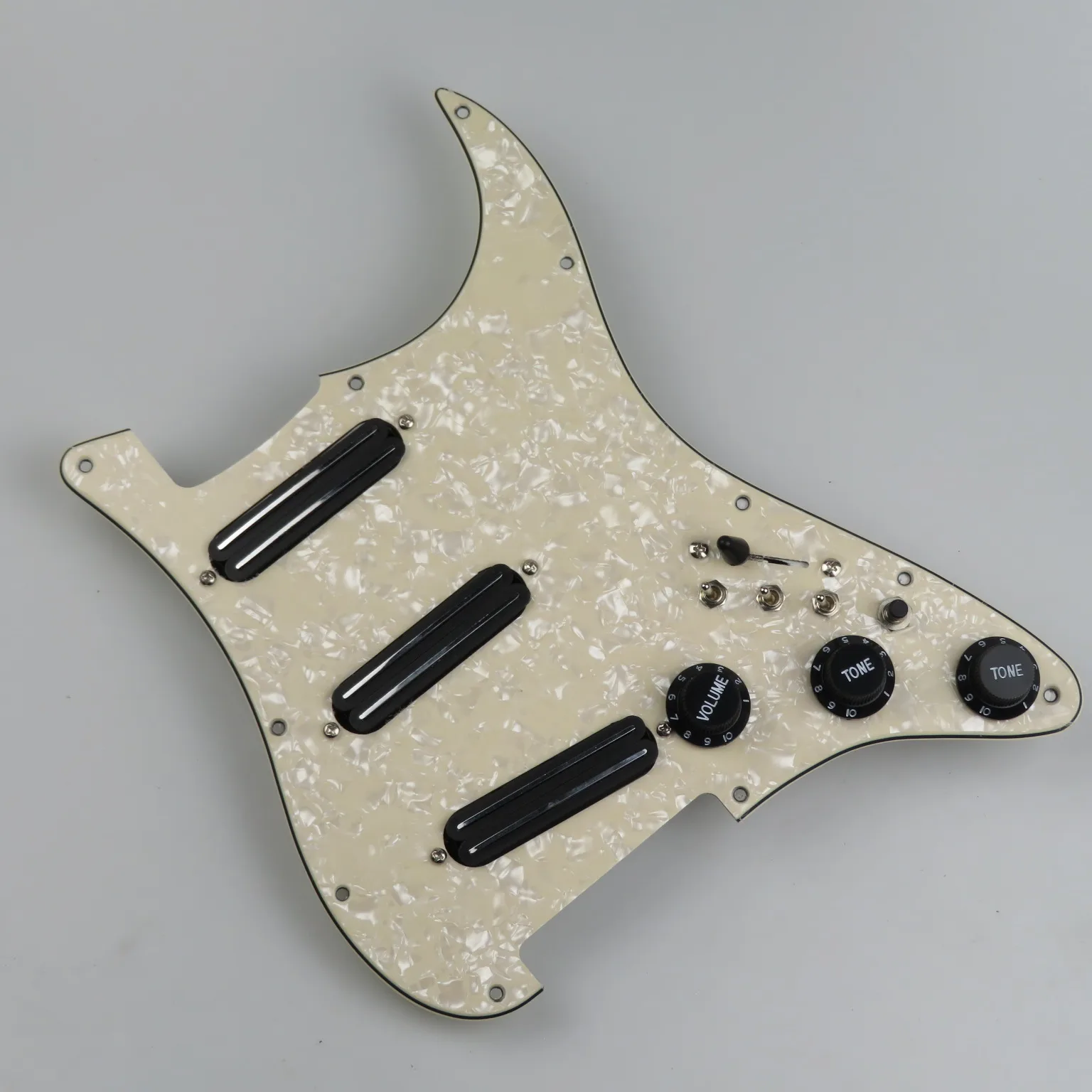 Best Offer Prewired SSS Black Rail Single Coil Loaded Cream White Pearl 3-Ply Pickguard Assembly for ST Str/at Guitar