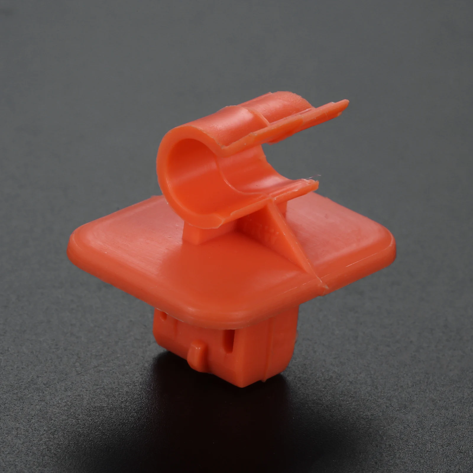 1Pc Orange Plastic Auto Fastener Clips Car Hood Bonnet Rod Stay Bracket Buckle Clip For Skoda Fabia Octavia MK2 2004-2013 2012