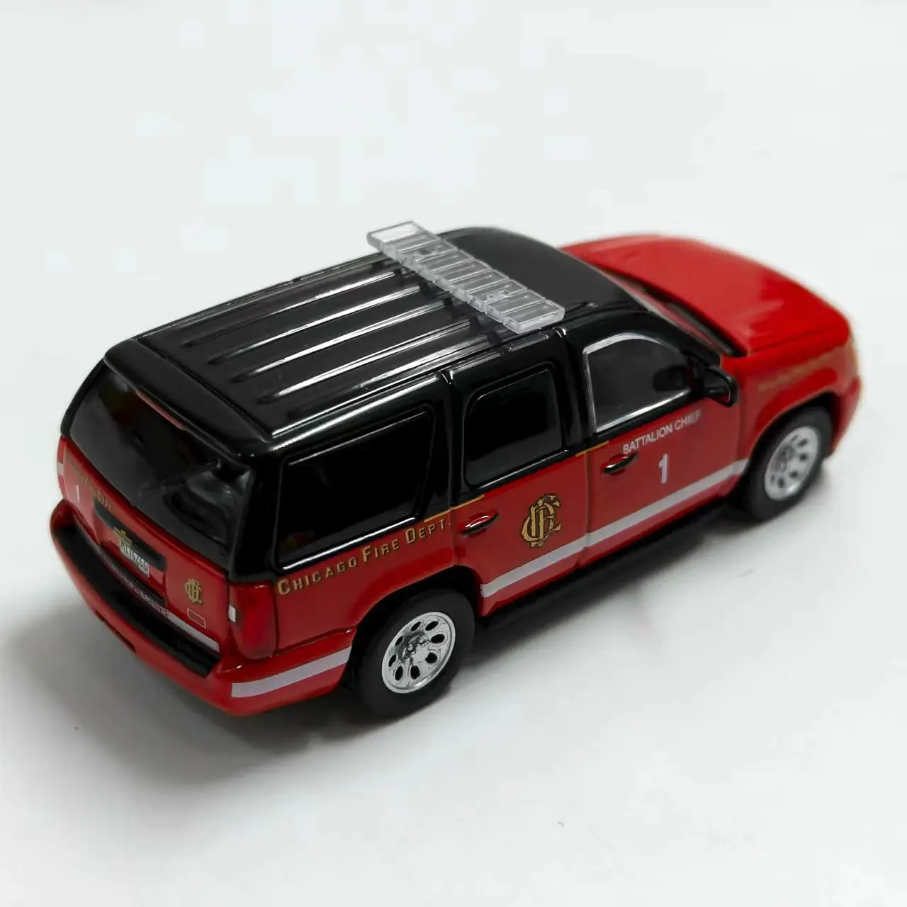 Diecast 596 1:64 Scale Chevrolet Saab Class Chicago Fire Department Tower River Alloy Car Model Collectible Toy Gift Souvenir