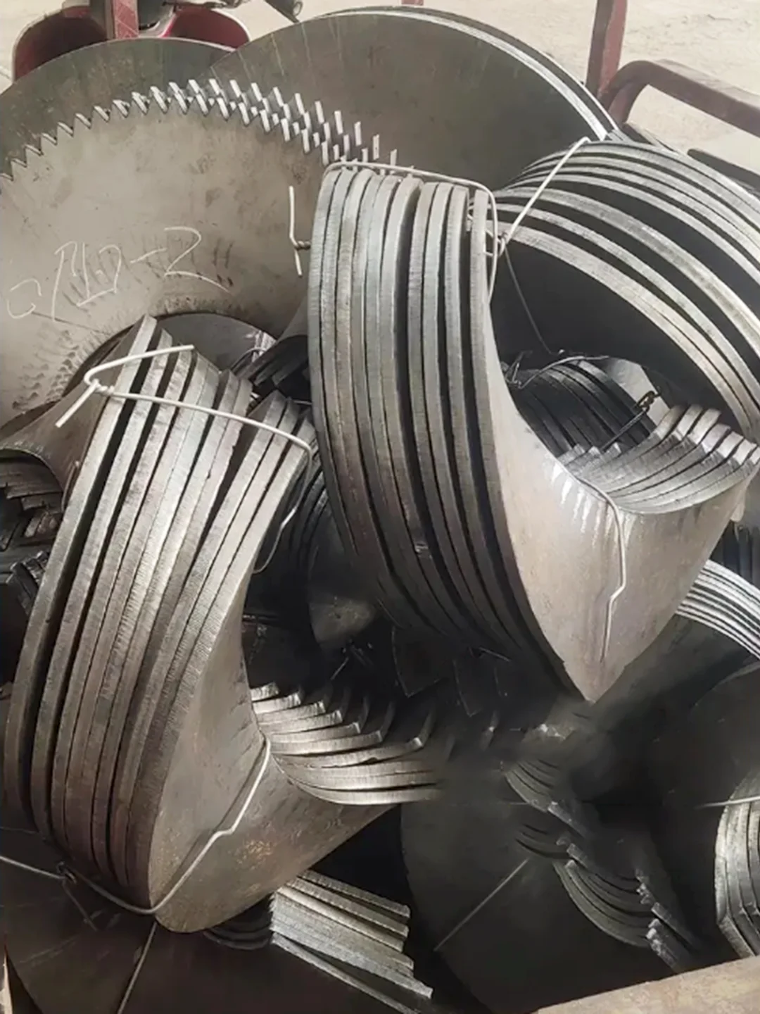 شفرات ناقل المسمار المخصصة شفرات المسمار الدوارة شفرات ناقلة من الفولاذ المقاوم للصدأ شفرات محمولة ولا تحتوي على شفرات مسننة #4