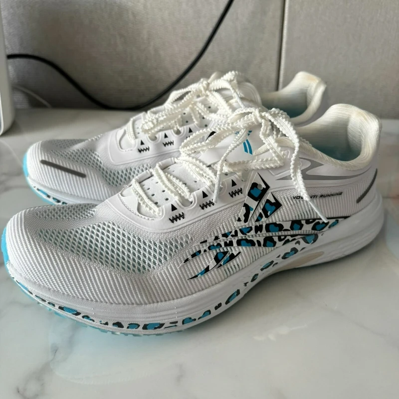 

Summer Men Women Walking Jogging Shoes Carbon Plate Running Shoes Unisex Luxury Brand Gym Sneakers Couples Soft Training Shoe
