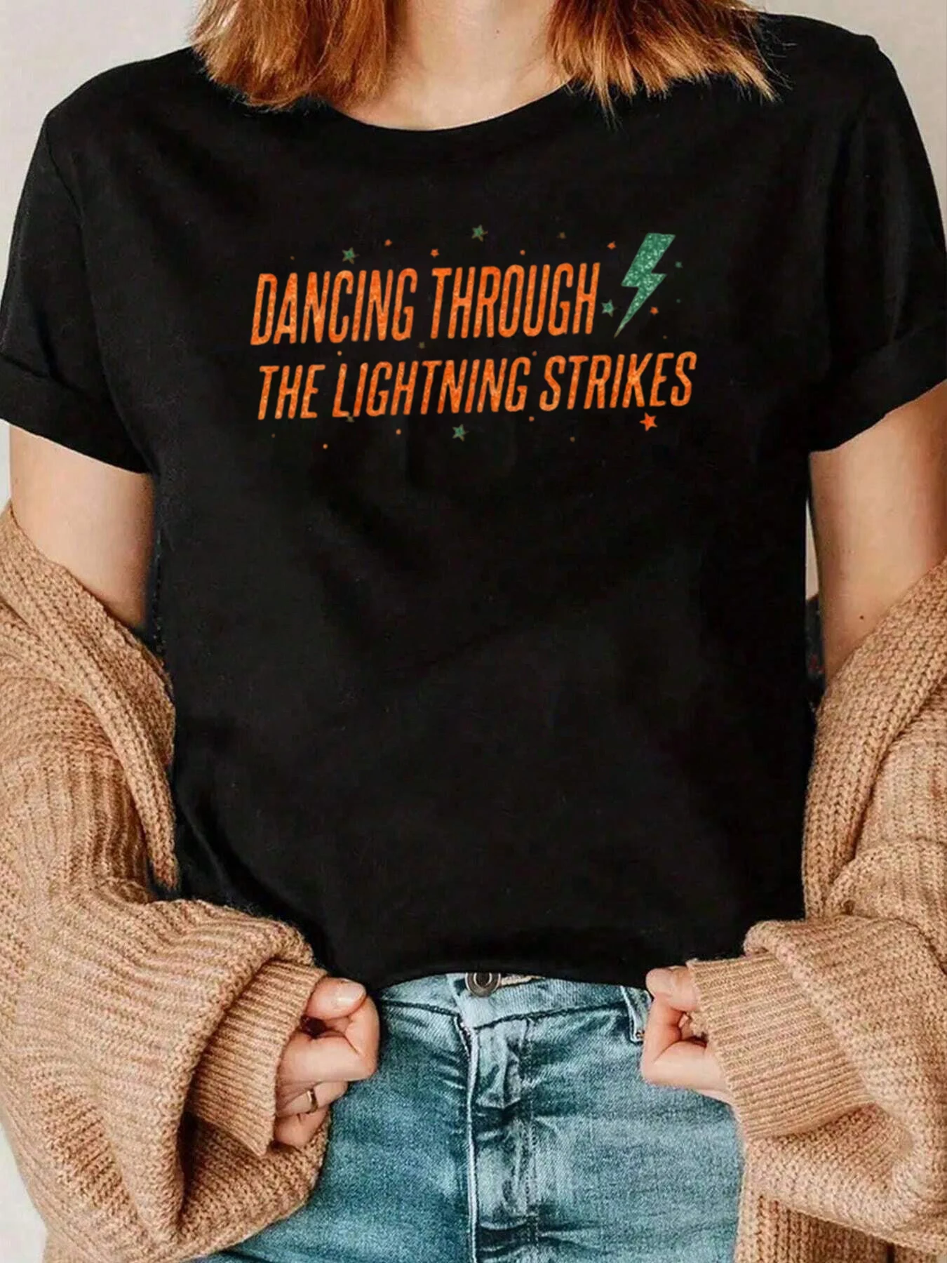 Dancing Through The Lightning Strikes Grafik T-Shirt Freizeitkleidung Damen 220g