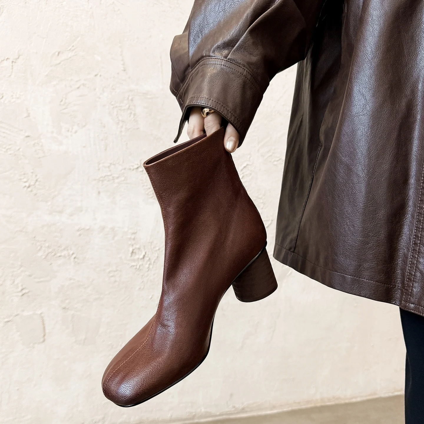 Dilalula 2027 Fashion 34-42 Vintage Natural Leather Short Boots Women Round Toe High Heels Concise Retro Booties Office Lady
