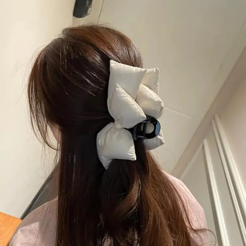 

3D Cotton Filled Butterfly Knot Gripper PU Leather Stuffing Bow Claw Clip Large Jaw Clips No-slip Fashion Winter Hair Accessory