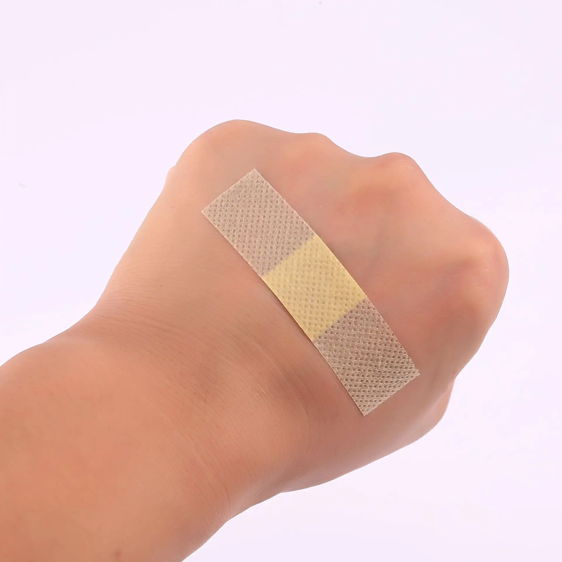 100 ชิ้นกันน้ํา Breathable Sticky Plaster Outdoor Camping ผ้าพันแผลทางการแพทย์ Hemostatic Dressing Patch Family Reserve Band Aid