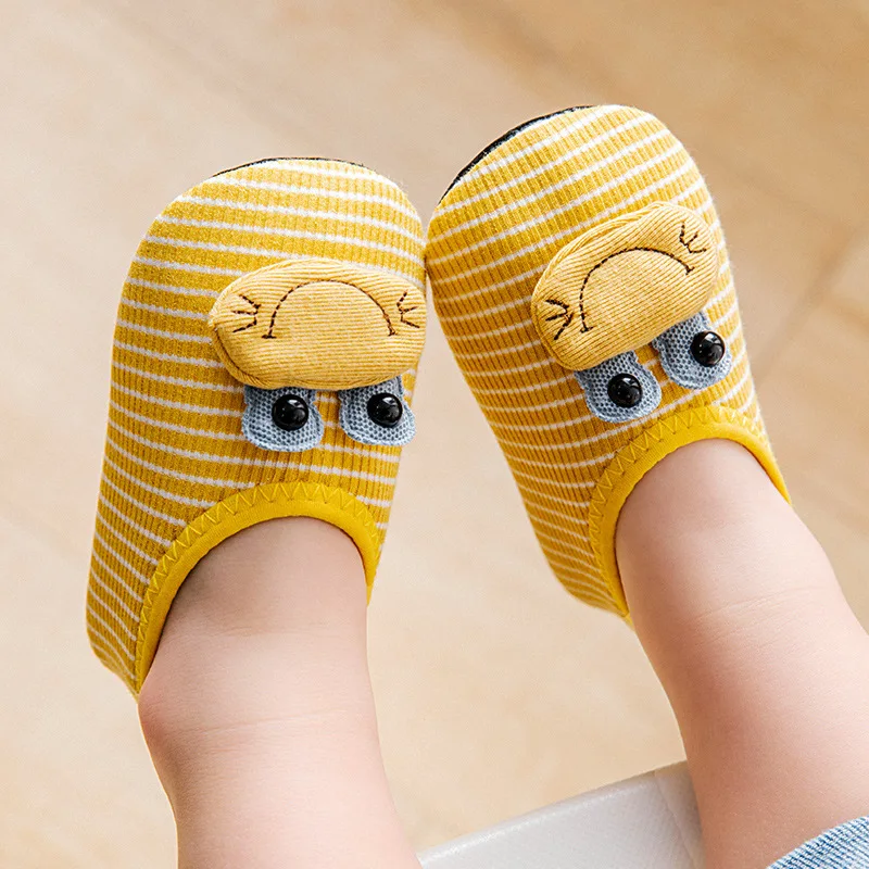 Spring and Autumn Boys and Girls Cartoon Cute Non-slip Glue Comfortable Indoor Soft Soled Baby Walking Shoes