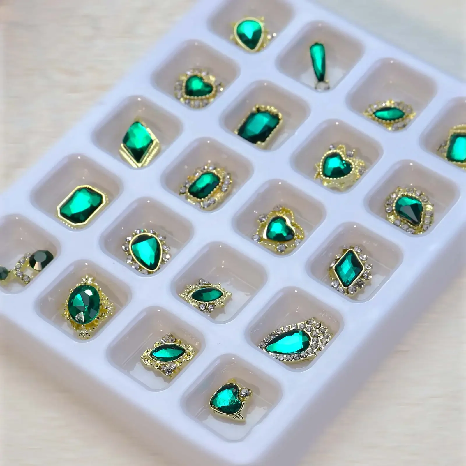 

1 Box Multi-Size Nail Rhinestones 3D Crystal Alloy DIY Nails Gems Design Decorations DIY Manicure glitter Nail Beauty Accessorie