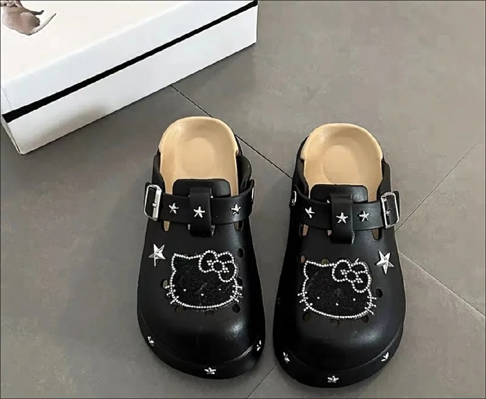 

2025 New Hello Kitty Anime Peripheral Summer Wear Thick Soled Anti Slip Slippers Cute Creative Fashion Sandals Girl Gift
