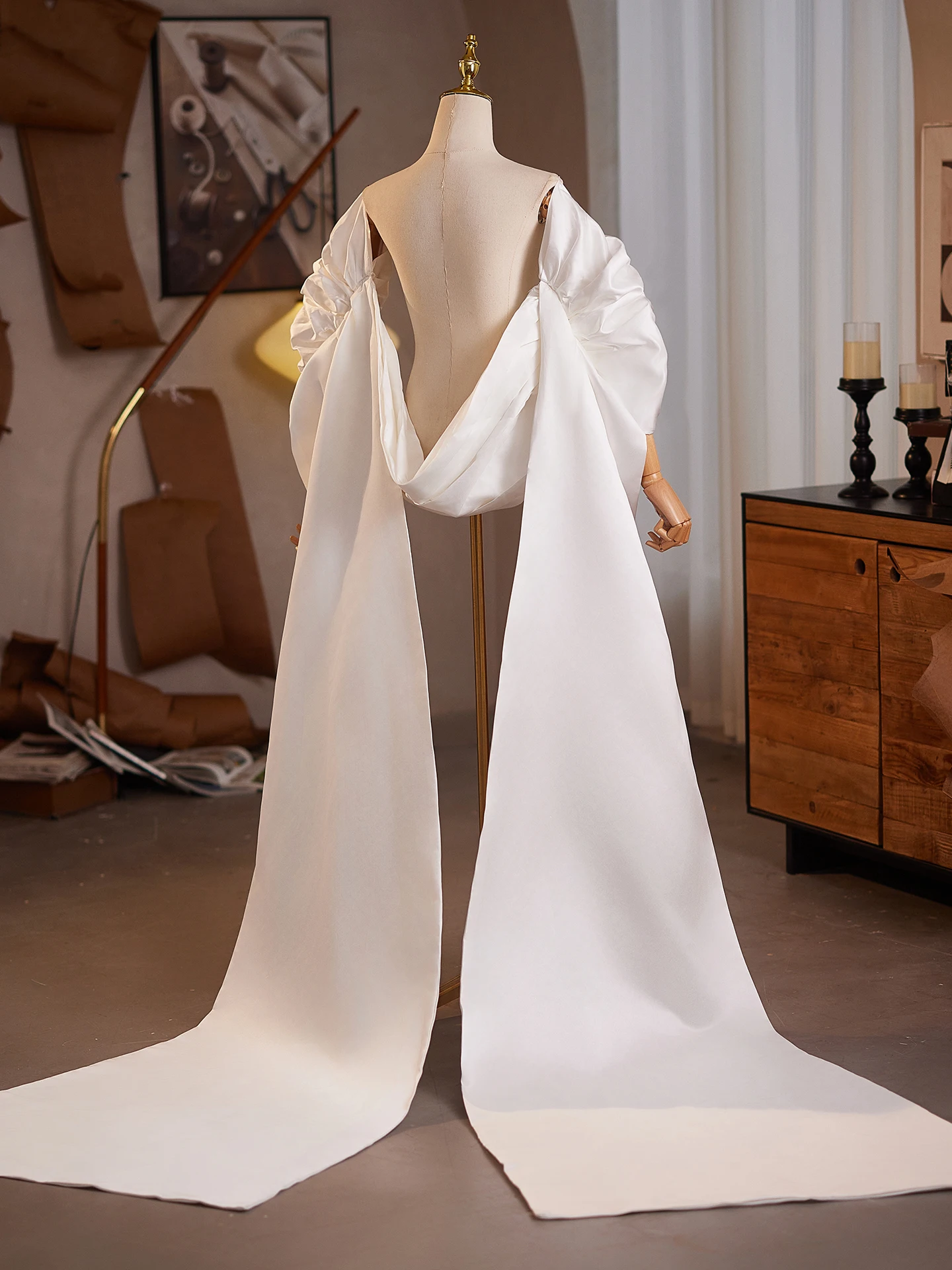 elegant-white-satin-long-tailed-evening-gown-hostess-annual-conference-dress-accessory-exaggerated-photography-shawl-for-women