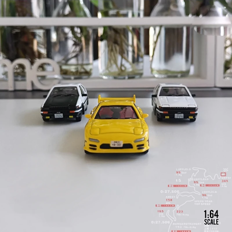 다이캐스트 1:64 스케일 AE86 RX-7 시뮬레이션 합금 자동차 모델 정적 디스플레이 소장품 장난감 선물 기념품 장식 장식품