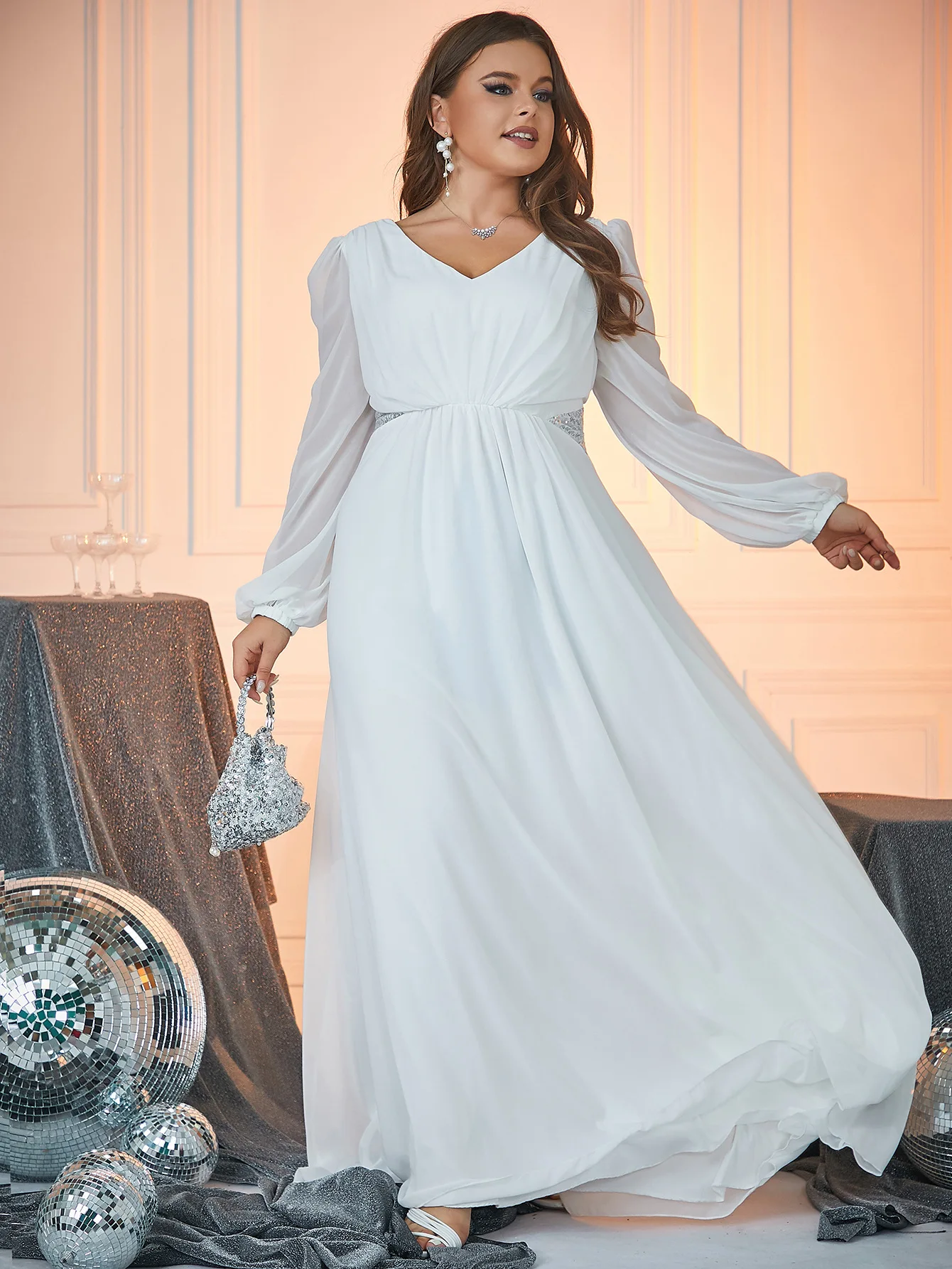 2024 Elegant plus size women's dignified and luxurious chiffon wedding dress V-neck high-end banquet evening dress