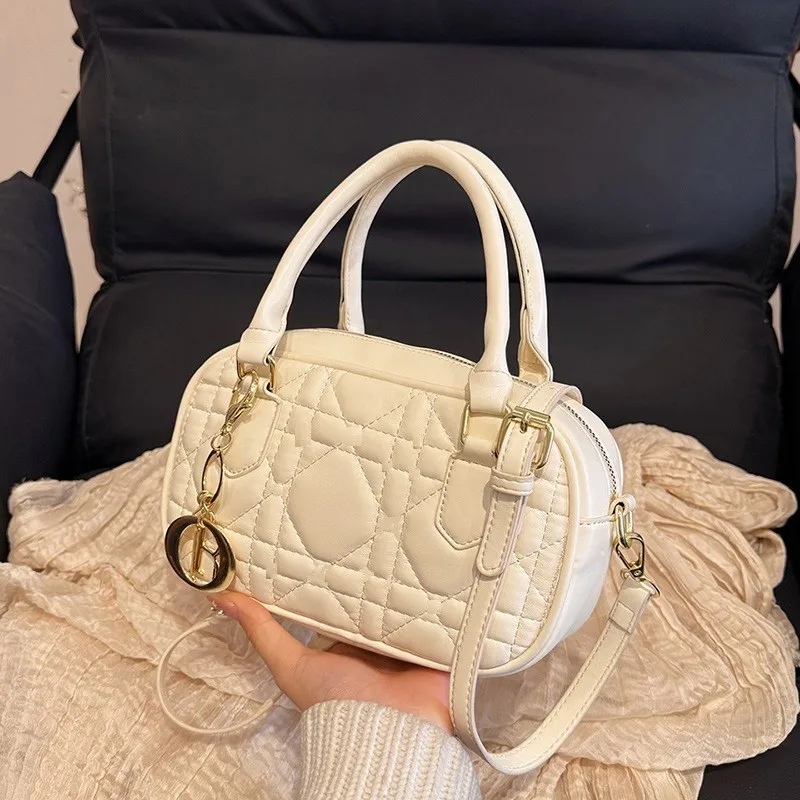 

Elegant Retro Diaper Bag Women's Luxury Leather Tote Vintage Crossbody Bag Minimalist Designer Large Capacity Stylish