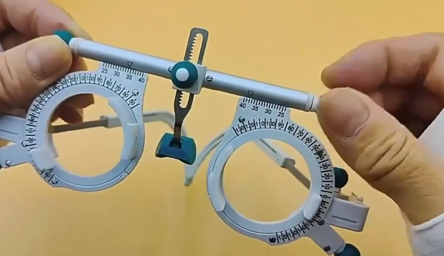 Latest model TPV-9000 eye care instrument trial frame for wearing is available for sale.
