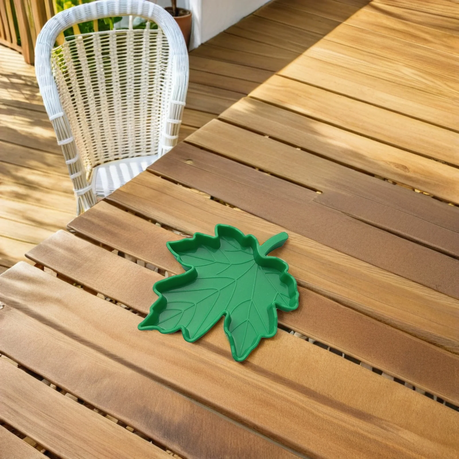 

8pcs Realistic Maple Leaf Reptile Feeding Dish Lightweight Plastic Pet Food Water Bowl For Tortoise Lizard Gecko Snake Outdoor