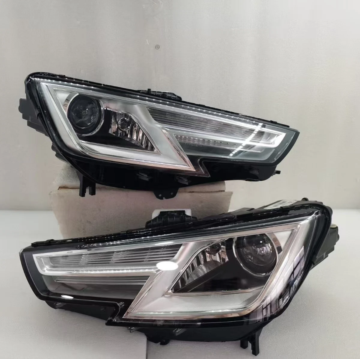 

For Audi A4 B9 LED Headlight 2016-2019 Headlamp Assembly Left / Right Car Front Head Light Lamp Replacement Auto Parts
