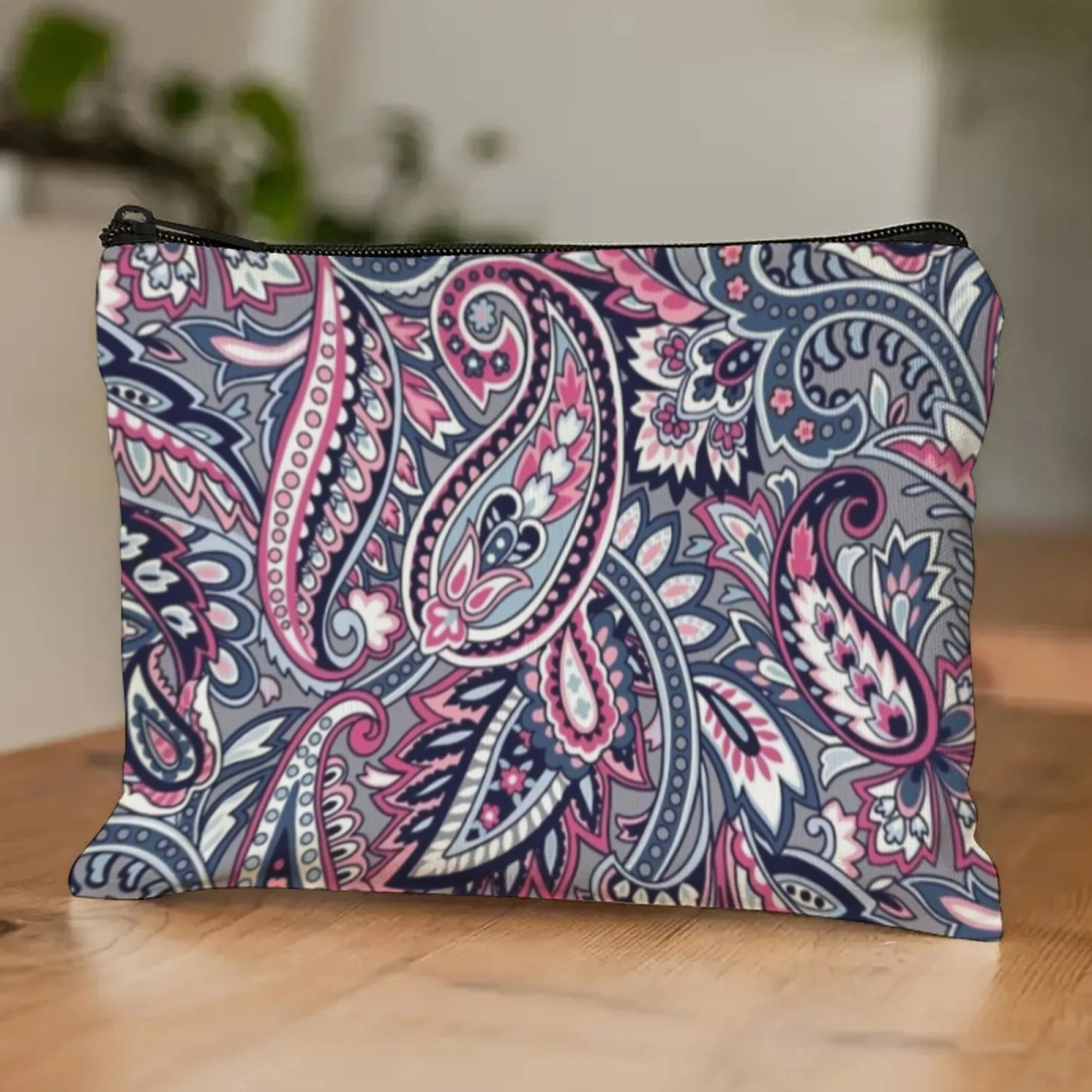 

Bohemia Style Canvas Makeup Bag with Paisley Art Pattern Print, Zipper Closure, Chic Cosmetic Pouch for Women Travel & Home
