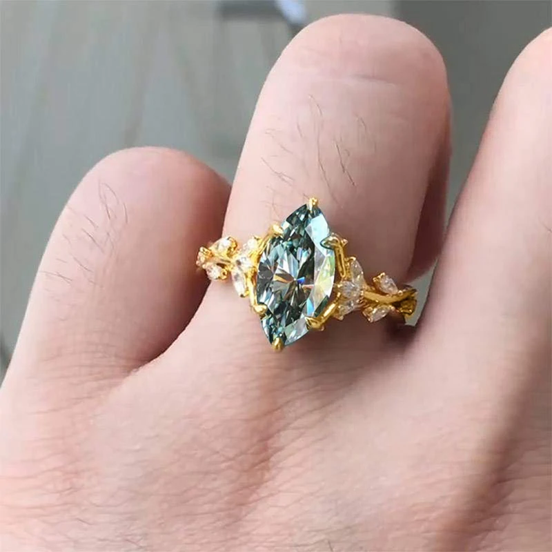 Huitan Aesthetic Marquise Cut Zirconia Ring for Women Gorgeous Gold Color Finger Accessories for Engagement Luxury Party Jewelry