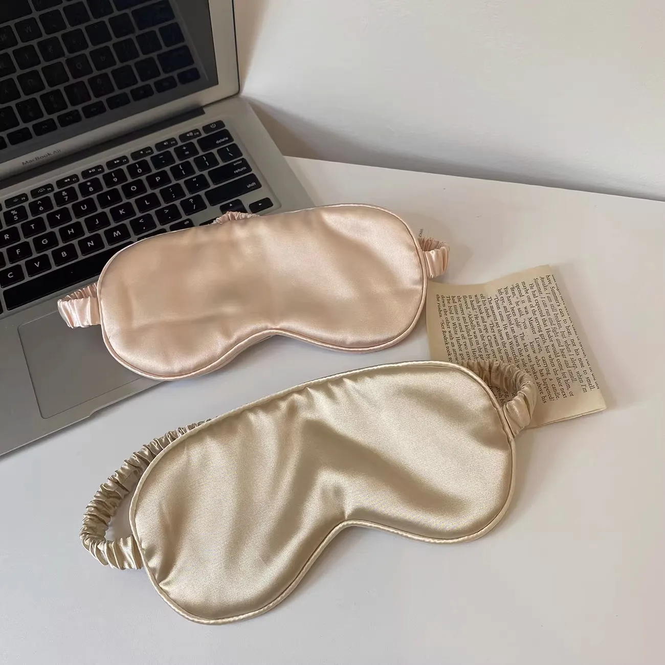 

Soft double-sided ice silk eye mask, special for girls to sleep, shading, breathable and comfortable, relieving eye fatigue, eye mask
