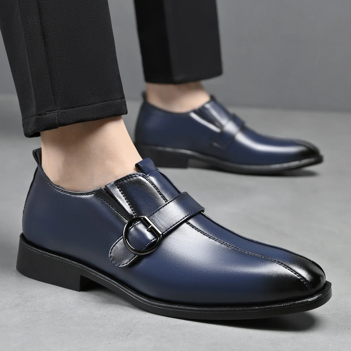 

British Style Gentlmen's Business Pointed-toe Leather Shoes Fashion Buckle Formal Monk Shoes for Men Loafers Soft Moccasins