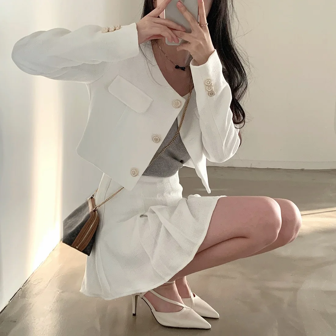 黒白ベージュ新作秋冬レディースツーピーススーツ エレガントなOネックショートジャケットコート＆プリーツミニスカート シックな2ピースマッチングセット