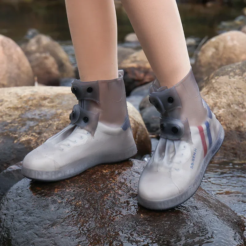 Rain Overshoes, Waterproof, Reusable, Non-Slip Shoe Covers Portable Silicone Rain Overshoes, with Adjustable Buckle, for Outdoor