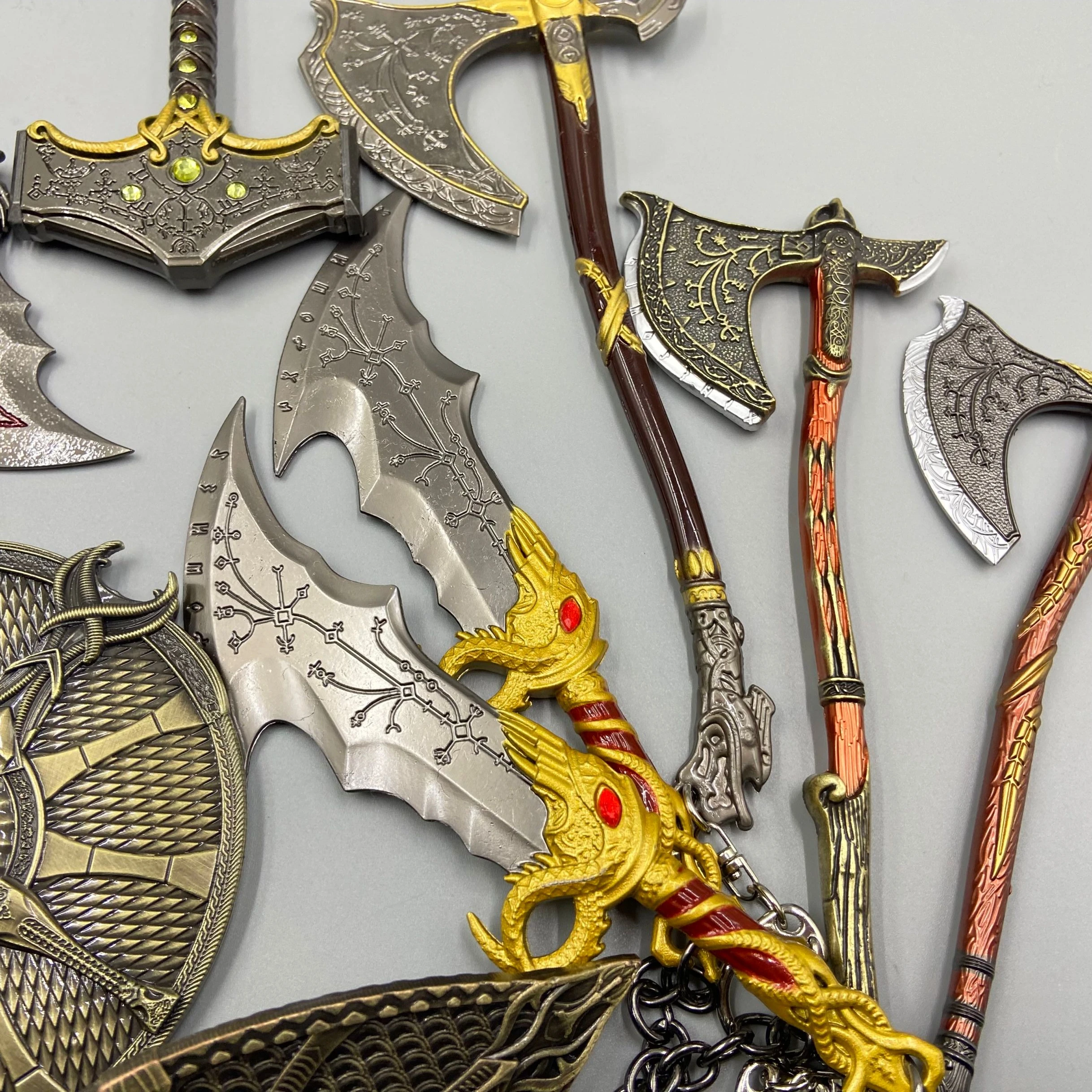 God of War Weapon Anime Blades of Athena Kratos High Quality Metal Material Katana Sword Toy Weapons Game Toys Kid Holiday Gift