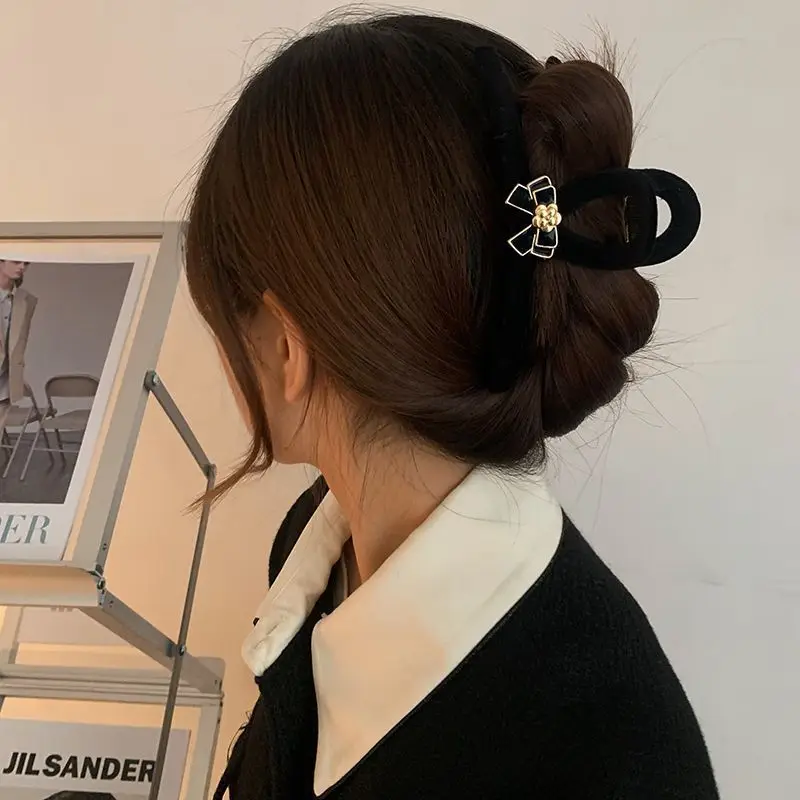 Vintage Bow Grab Clip French Small Fragranc Premium Oversized Shark Clip Black Velvet Headdress