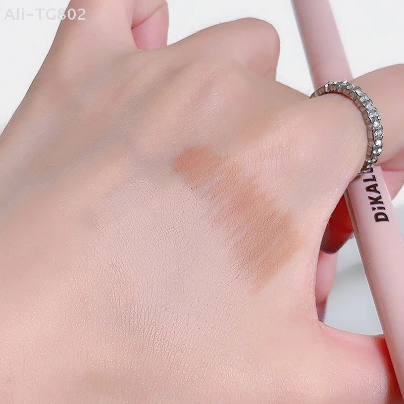 ดินสอเขียนขอบตา 2-in-1 แบบแท่ง ลักษณะเหมือนหนอนไหม  เครื่องสำอางเกาหลี สีชมพู ชิมเมอร์ ไฮไลท์เตอร์ ช่วยเพิ่มความสว่างแบบ Aegyo Sal ติดทนนาน ไม่เลอะ