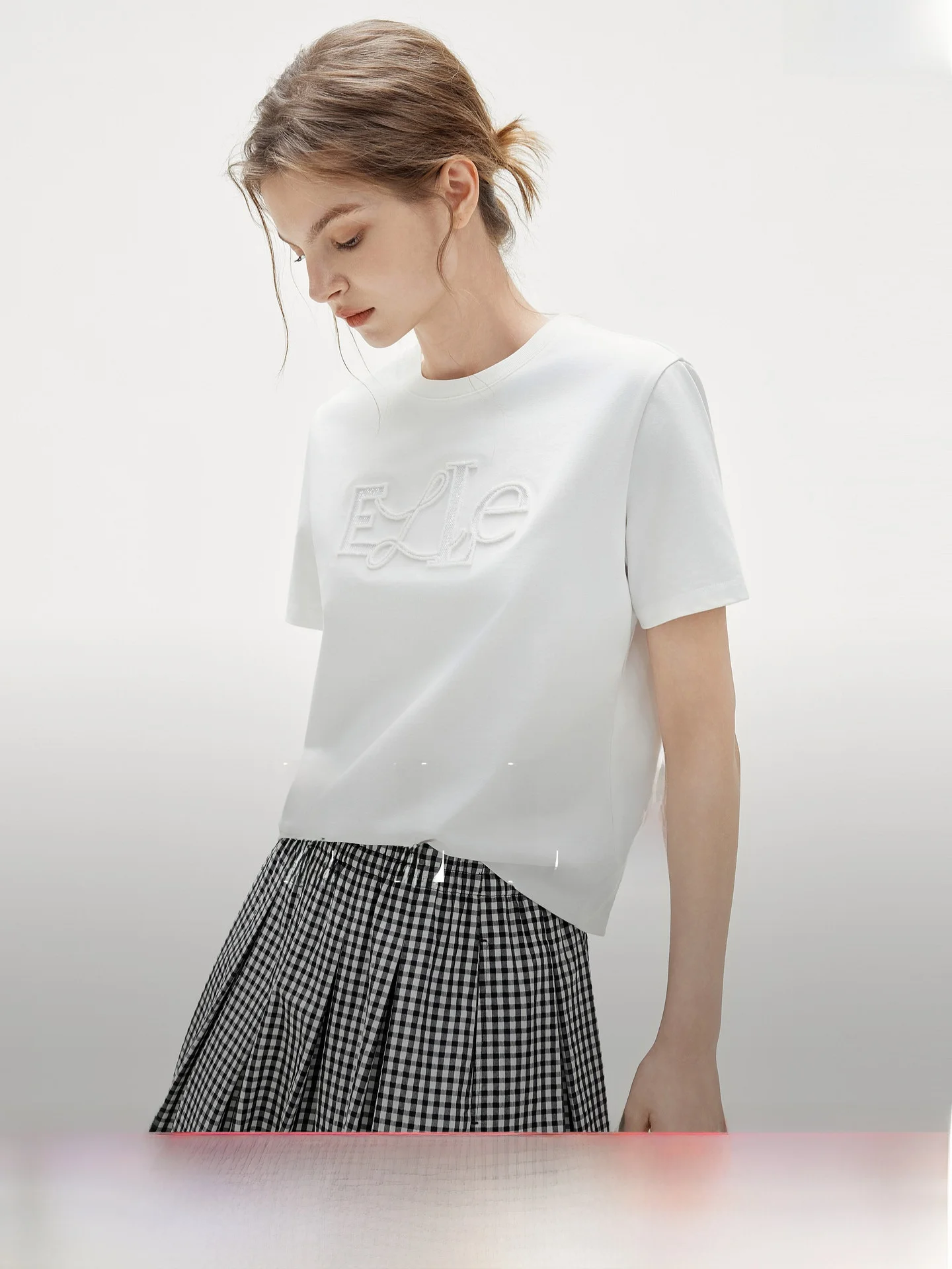 

Elle White Embroidered round Neck Short Sleeve Women's T-shirt Summer New Casual Unique Cotton Blend Comfortable Commute Style